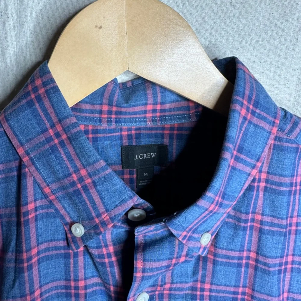 J. Crew Men's Button Down‎ Blue and Pink Plaid Size Medium